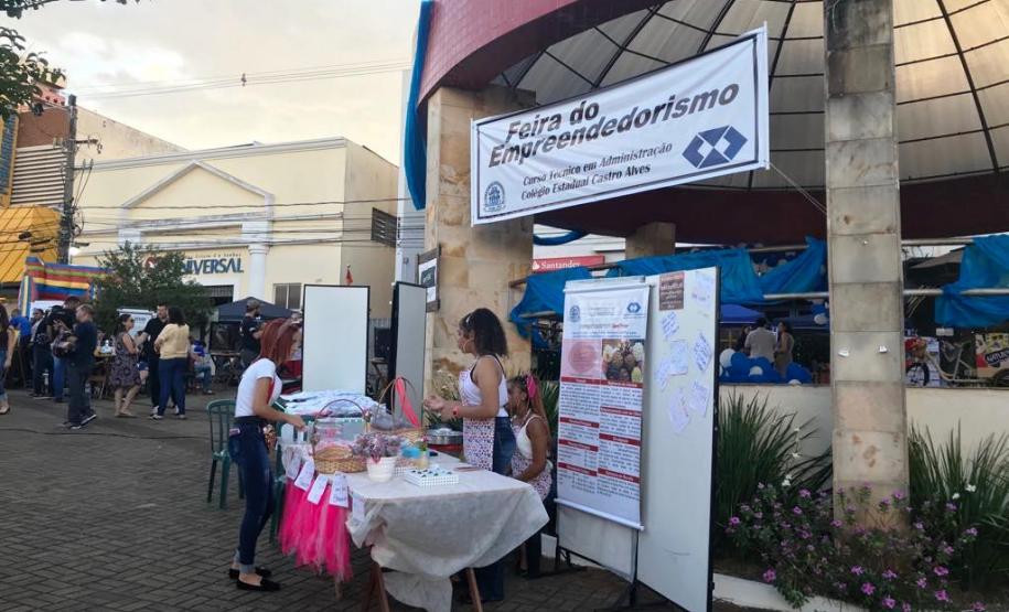 Colégio Estadual Castro Alves realiza 3ª Feira do Empreendedorismo em Cornélio Procópio