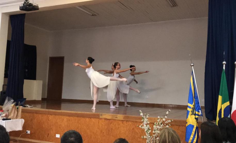 Visita do cônsul do Japão ao CE Barão do Rio Branco em Assaí